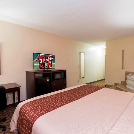 Red Roof Inn & Suites Cincinnati North-Мейсон Екстер'єр фото