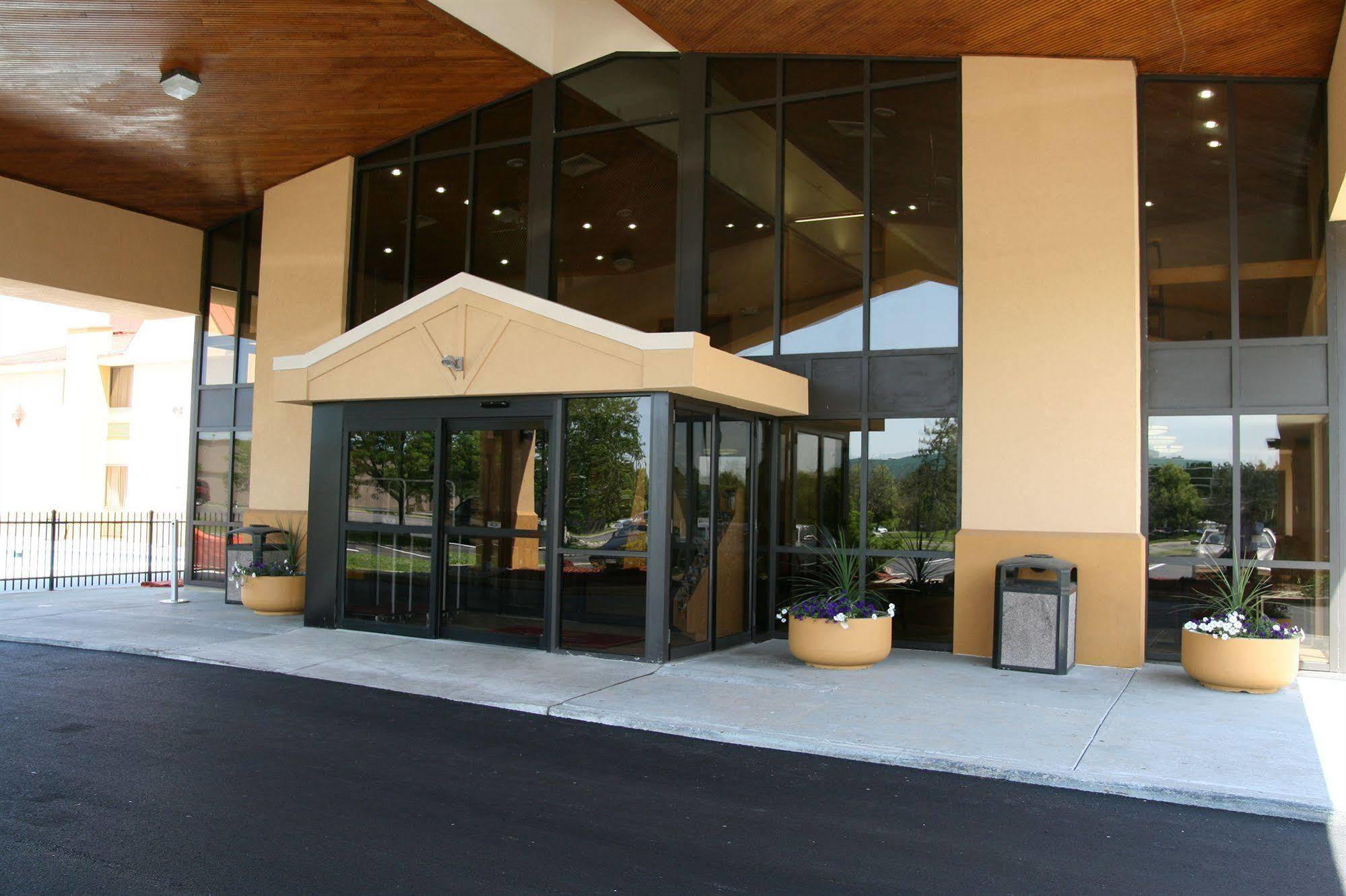 Red Roof Inn & Suites Cincinnati North-Мейсон Екстер'єр фото